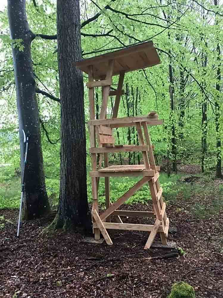 Drückjagdsitz mit Dach – Bild 2